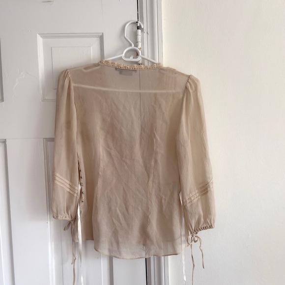 BCBGMaxAzria Silk Blouse in Nude Pleats & Ribbon ties. Women’s XS - Picture 4 of 5